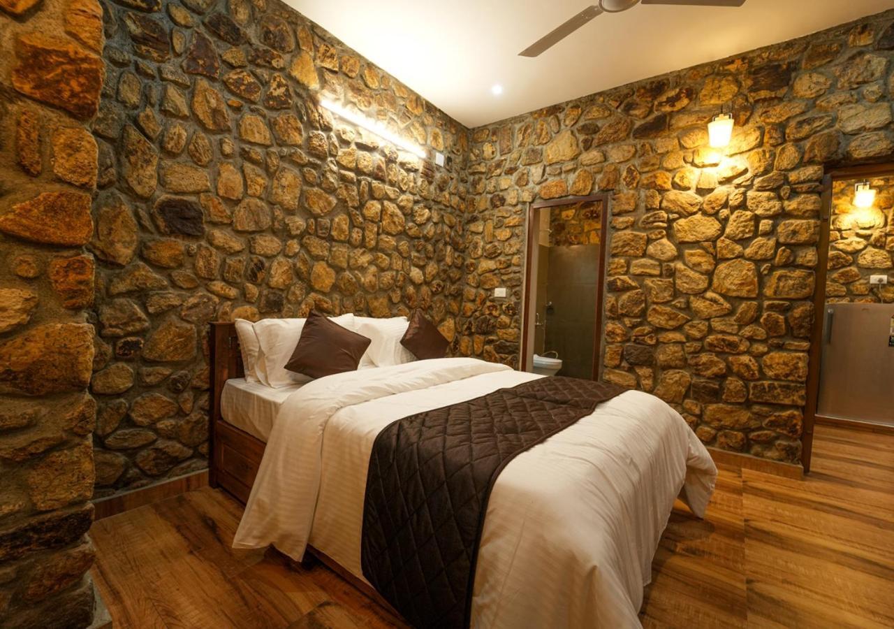 Tiyans Stone Castle Private Tea Villa Vagamon By Voye Homes エクステリア 写真