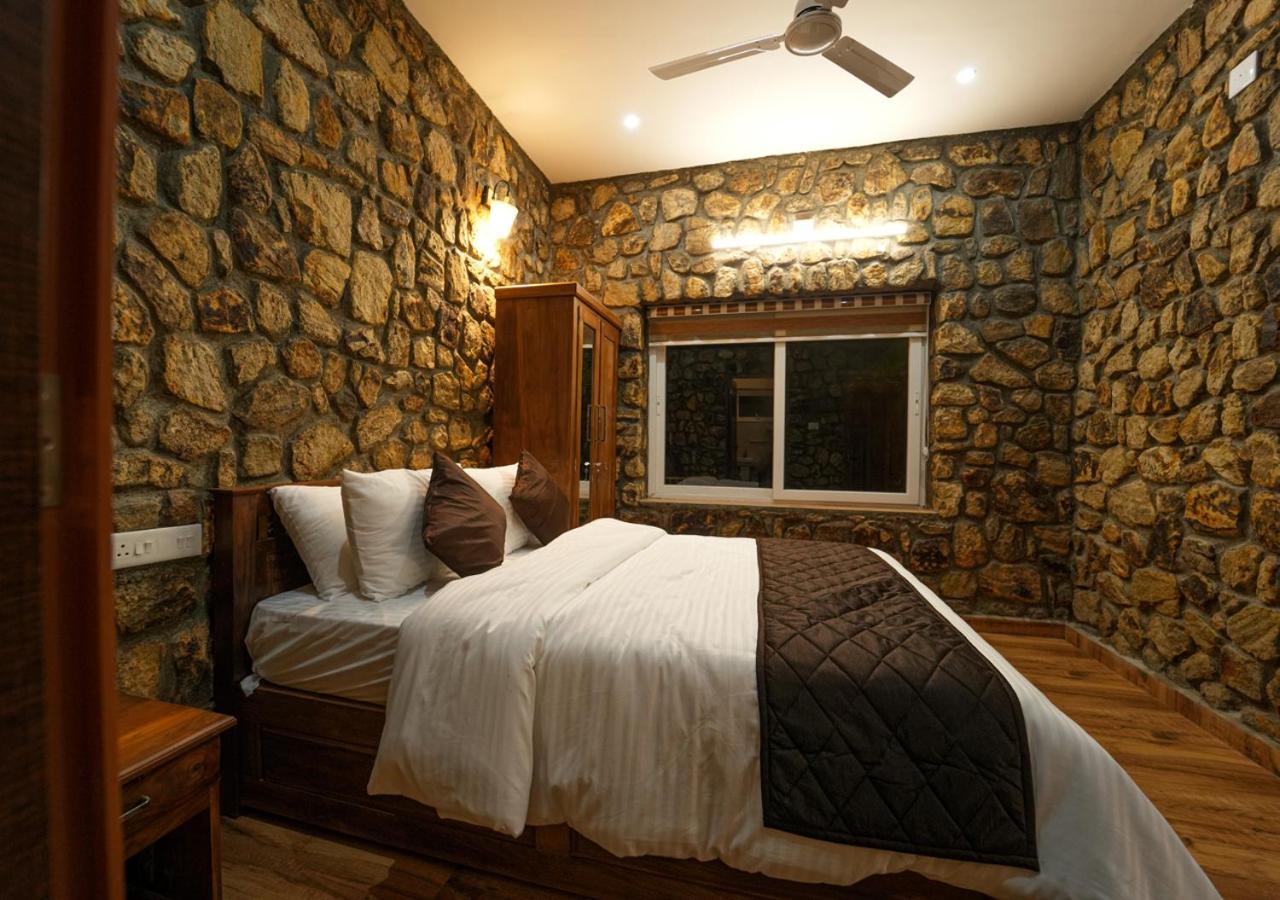 Tiyans Stone Castle Private Tea Villa Vagamon By Voye Homes エクステリア 写真