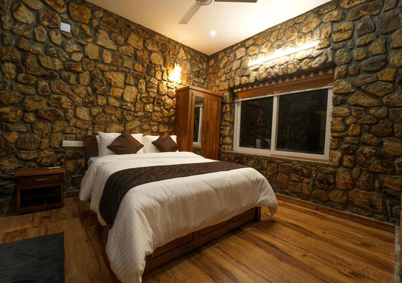 Tiyans Stone Castle Private Tea Villa Vagamon By Voye Homes エクステリア 写真
