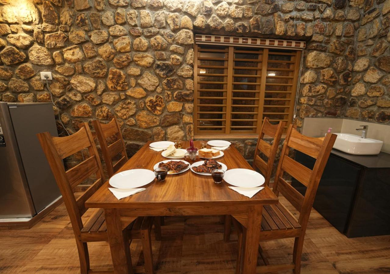 Tiyans Stone Castle Private Tea Villa Vagamon By Voye Homes エクステリア 写真