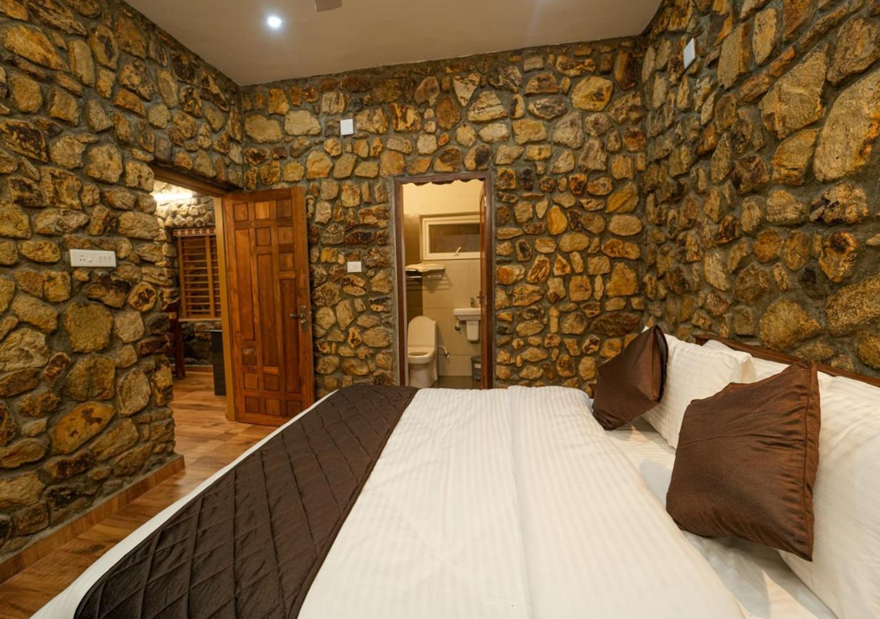 Tiyans Stone Castle Private Tea Villa Vagamon By Voye Homes エクステリア 写真